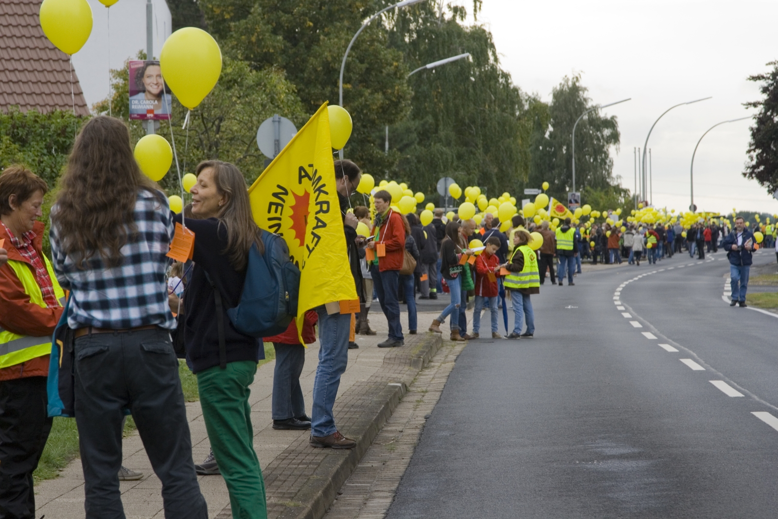 Menschenkette an der Harxbütteler Straße