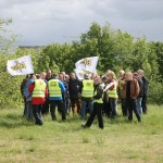 Abschluss-Diskussion am Kanal hinter dem Atomgelände